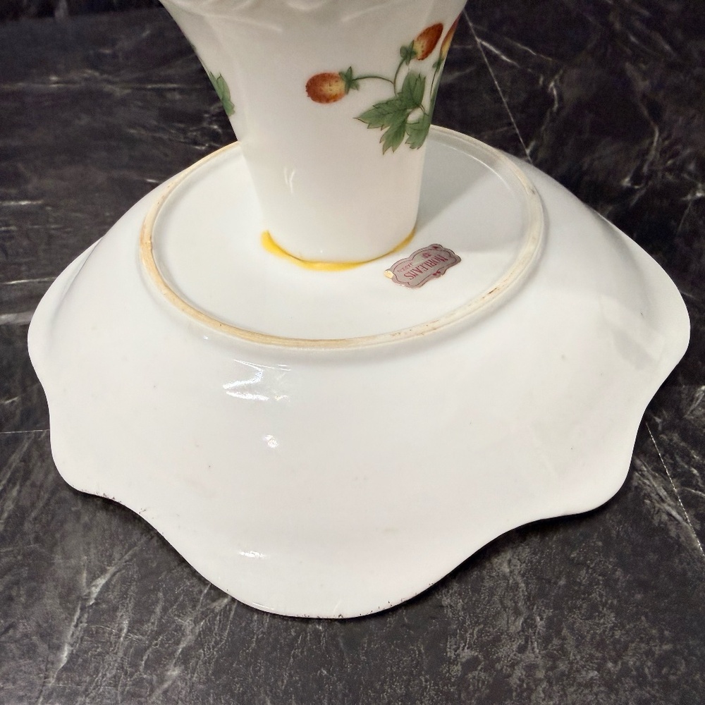NORLEANS Cake Stand with Strawberries and Butterflies - Picture 11 of 15